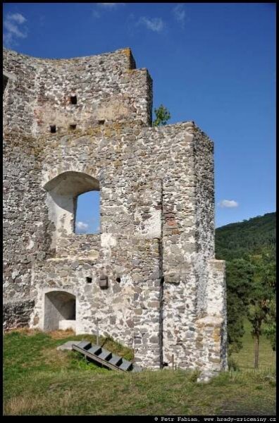 Hrad Dobrá Niva / hrady-zriceniny.cz