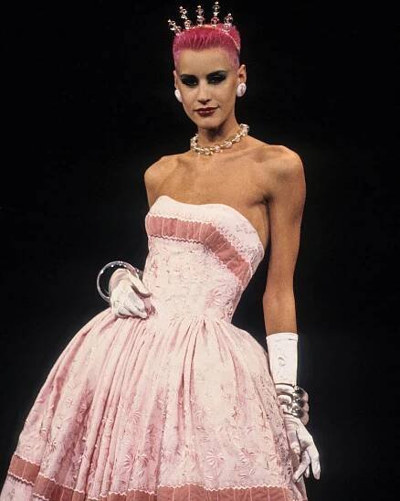 Betseys Bio | New York Designer Betsey Johnson | Career In Fashion 