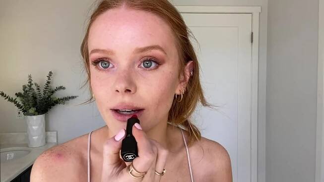 Abigail Cowen’s Guide to Earth-Tone Eyes and an Effortless Red Lip