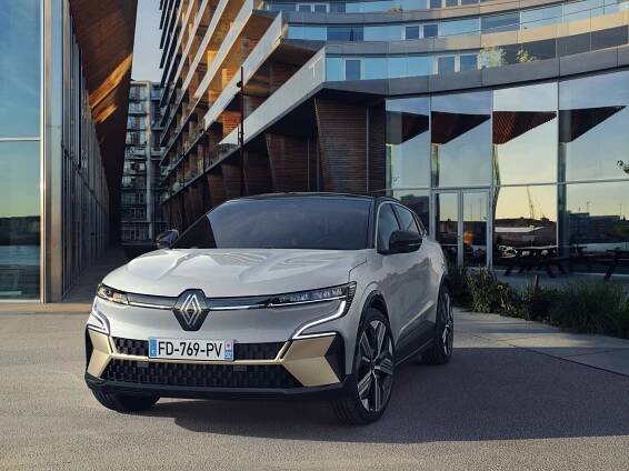 Úplne nová epocha francúzskeho rodinného auta! Prichádza prevratný elektrický Renault Mégane