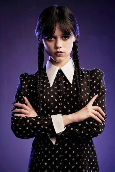 Z nepovedeného tetování Wednesday Addams je hit internetu: Vypadá spíš jako malý Samuel L. Jackson, píší lidé