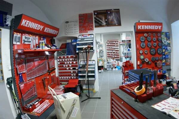 PRODEJNA PRAHA - VÝCHOD | Profesionální nářadí Beta vybavení dílen a servisů, e-shop nářadí palcové a metrické,kompresory