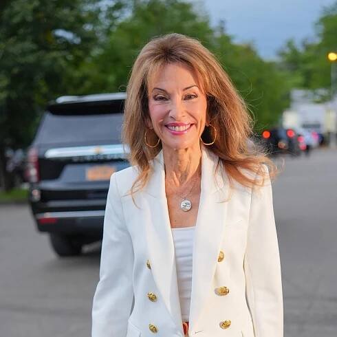 Susan Lucci Defies Aging in Latest Gorgeous Photo at U.S. Open
