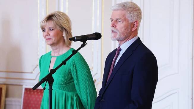 Petr Pavel s manželkou Evou popřáli krásné Vánoce: Ohlédli se za uplynulým rokem