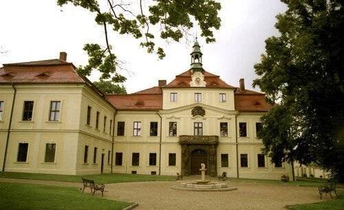 Fotogalerie: Výprodej zámků v Česku. Některé stojí jako pražský byt