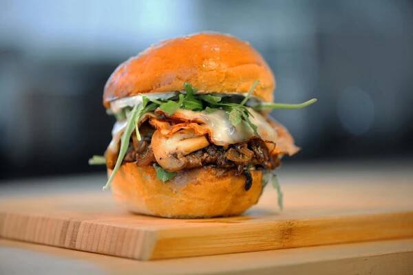 Kam na oběd v Pelhřimově? Rychlé občerstvení - Gábl - burger bistro