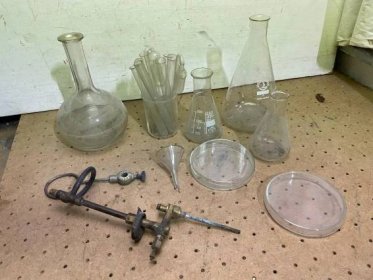 Laboratorní sklo - různé staré kusy