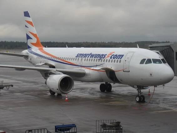 Soubor:SmartWings Airbus A320-214 OK-HCB at ARN 01MAY2015.JPG