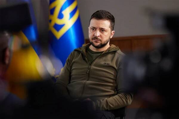 Dostal jsem pušku, Rusové se blížili. Zelenskyj popsal dramatické první hodiny invaze