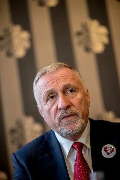 Mirek Topolánek: Nereprezentuji velké kluky z byznysu