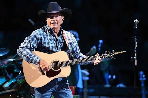 Recording artist George Strait performs during one of his exclusive worldwide engagements, "Strait to Vegas" at T-Mobile Arena on September 9, 2016 in Las Vegas, Nevada.