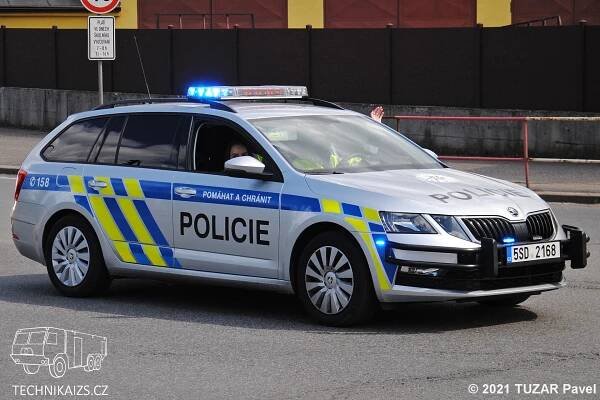 PČR - DI Kolín - Škoda Octavia III Combi - TECHNIKAIZS.cz