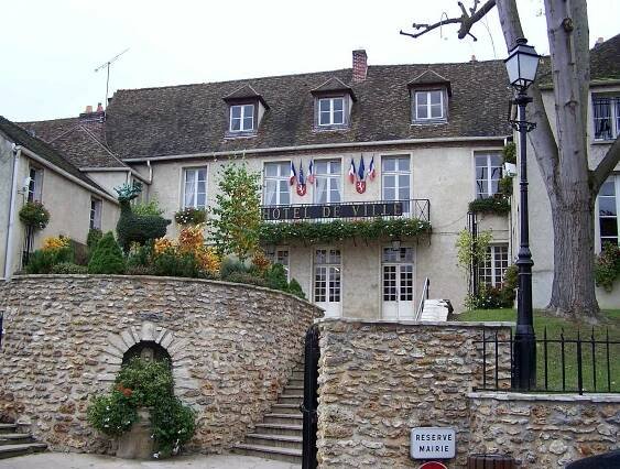 Súbor:Montfort-l'Amaury Mairie.jpg – Wikipédia