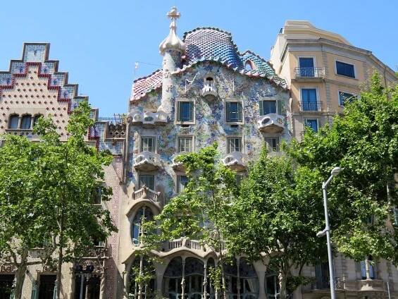 pan con tomate; Antoni Gaudi's Casa Batlló in Barcelona
