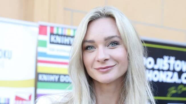Radostná novinka Báry Mottlové (38): Zpěvačka je těhotná! | Blesk.cz