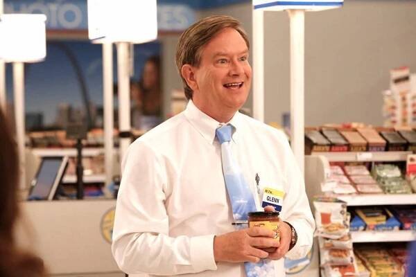 Superstore, neznámá perla mezi sitcomy: Co se děje v obchodě, kde pracuje banda těžce neschopných Američanů? - Netflixer