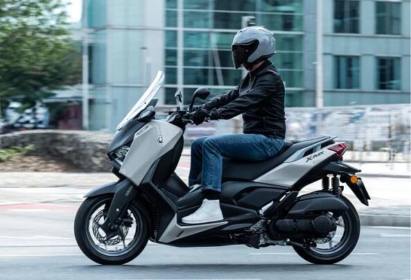 Yamaha XMAX 125 Tech Max 2025 Ceramic Grey (22)