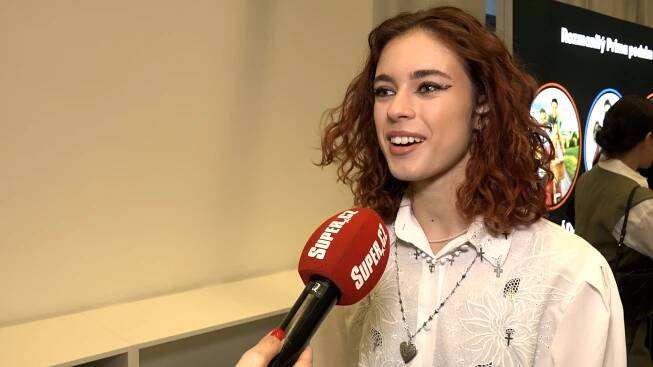 Anna Dvořáková vyrazila na party v sukni ze sekáče za 50 korun: Takhle reagovala na kritiku Filipa Vaňka - Super.cz