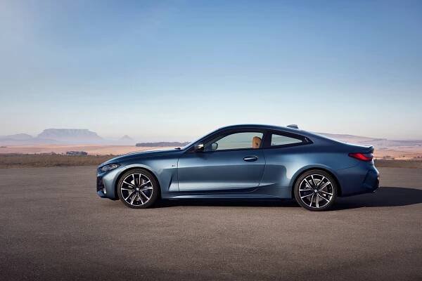 BMW 4 Coupé s novou tváří značky oficiálně. Jeho design prý odkazuje na historické legendy