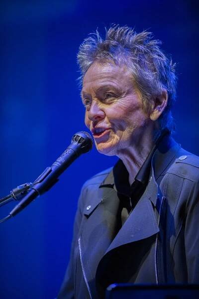 Foto: Laurie Anderson, Praha, Divadlo Archa, 21. 11. 2023