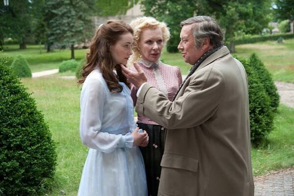 Hotel Adlon - Epizoda 1 - Z filmu - Maria Ehrich, Sunnyi Melles, Thomas Thieme