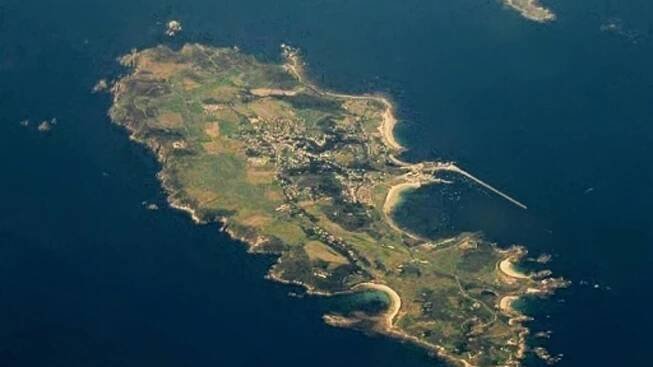 Alderney: Jediný koncentrační tábor v Anglii ovládaný Němci: Podle nejnovějšího výzkumu zde zemřelo až 1134 vězňů – Lifee.cz