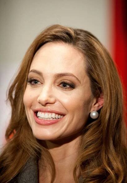 Angelina Jolie: Nejkrásnější čarodějnice oslavila 40. narozeniny