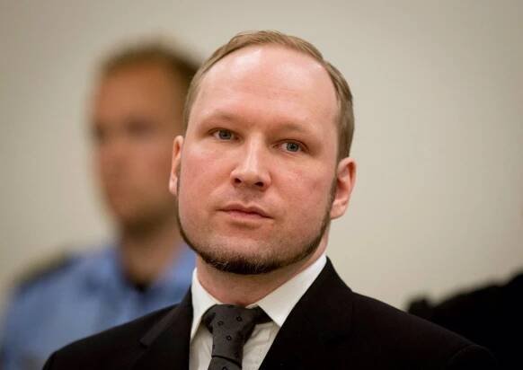 Anders Breivik u soudu vystupoval sebevědomě.
