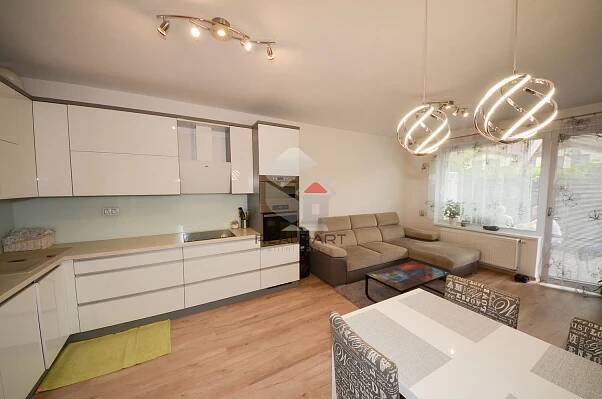 Prodej bytu 3+kk 108 m², Jabloňová, Moravany