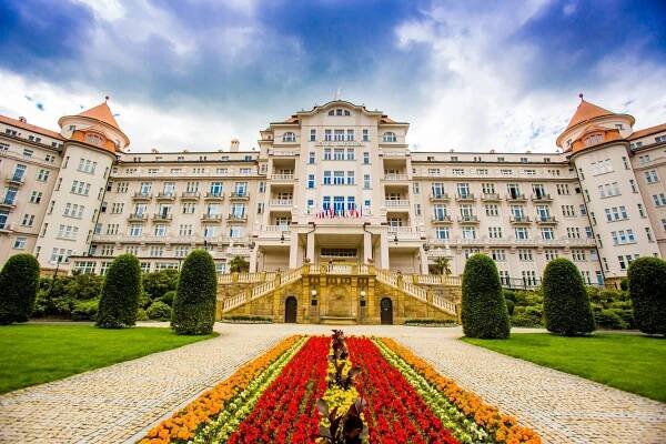 The Hotel Imperial in Karlovy Vary (Karlsbad): Kaiser Franz Joseph I., König Edward VII. und Mitglieder des russischen Zarenhauses residierten hier genauso wie Goethe, Schiller und Michael Douglas.