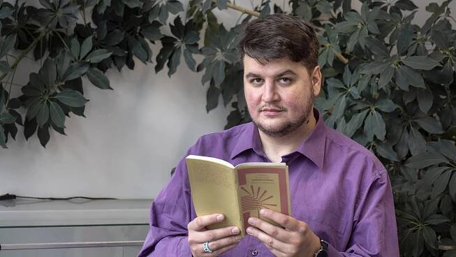 Jedna báseň. Autoři čtou: Ondřej Krystyník