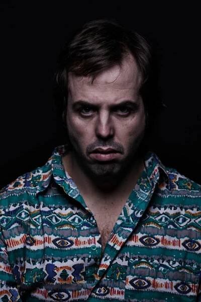 Angus Sampson | Fandíme Seriálům