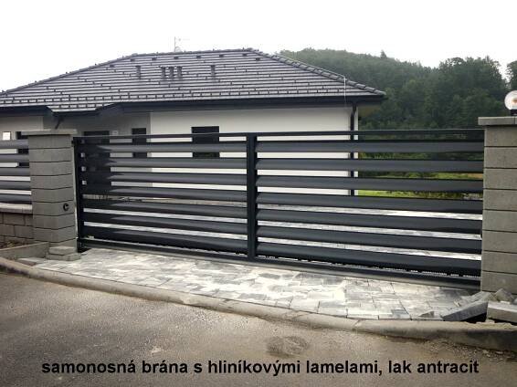 Pojezdové, posuvné brány s hliníkovými plotovkami a kazetami | PRONY s.r.o. – parapety, ploty, brány