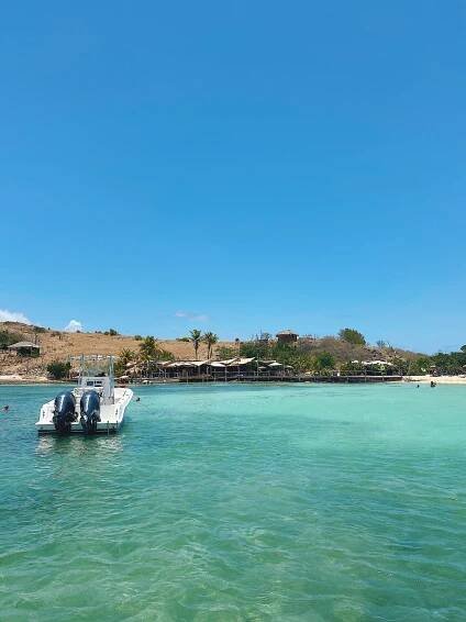 Karibuni Restaurant Pinel Island
