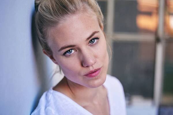 Larissa Marolt - NILS SCHWARZ PHOTOGRAPHY