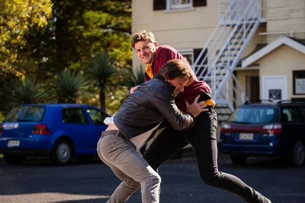The Almighty Johnsons - Playing God - Z filmu - Timothy Balme, Emmett Skilton
