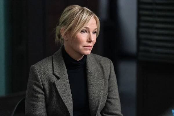 Kelli Giddish - Actress