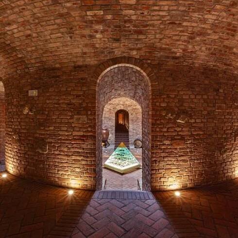 CHATEAU Valtice - Vinné sklepy, a.s. - Chrám vína pod vinařskou stodolou
