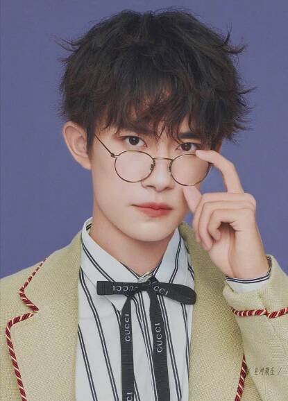 For now, glasses have become a fashion trend supplies, summer sunglasses, winter optics and presbyopia as well as a variety