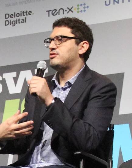 Sam Esmail - Wikipedia