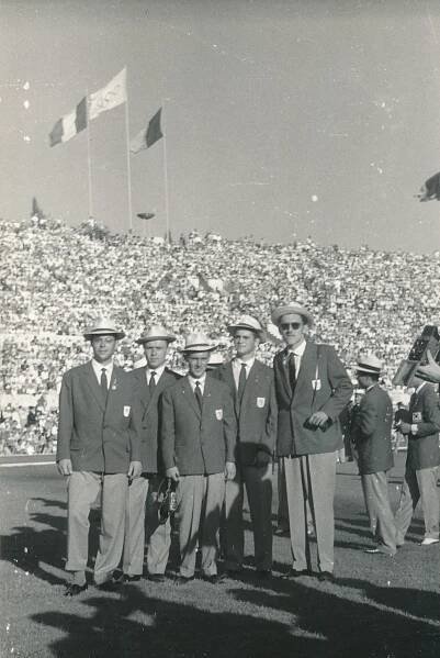 Richard Nový na letní olympiádě v Římě 1960, v klobouku pátý zleva