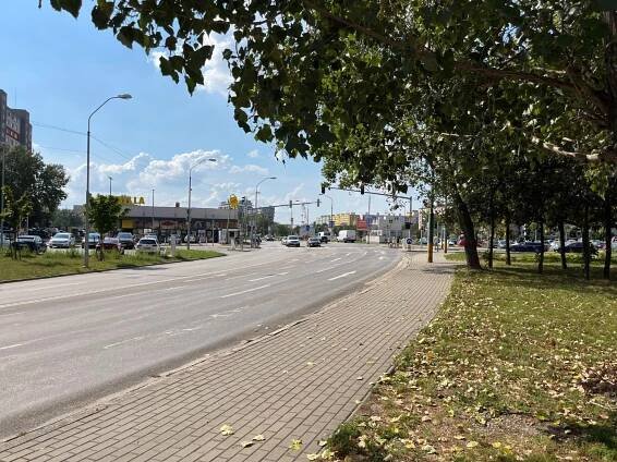 Predaj nehnuteľnosti Bratislava - Petržalka - TOP LOKALITA - 3 izbový byt na Námestí Hraničiarov
