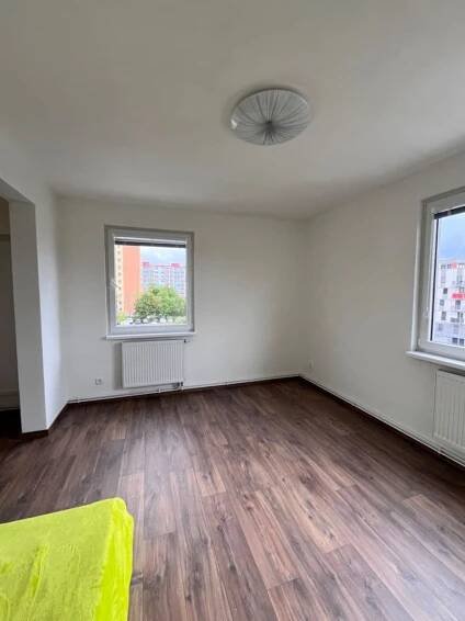 Pronájem bytu 2+kk 35 m², Bryksova, Praha, Praha