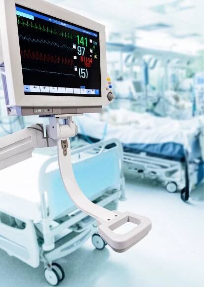 Elektrokardiogram monitor v JIP — Stock obrázek