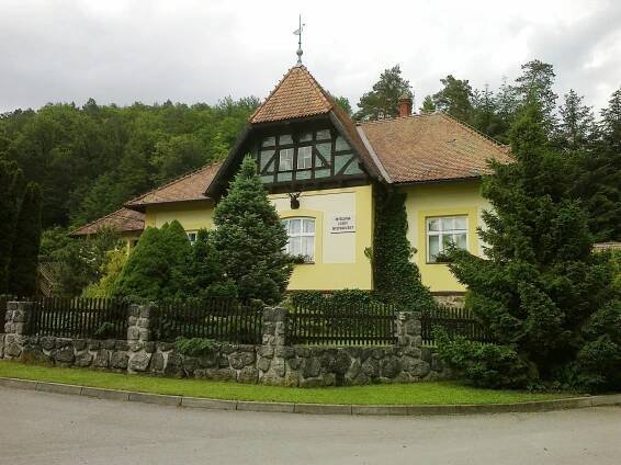 Ušákov a studánka Pro Silva - Údolí