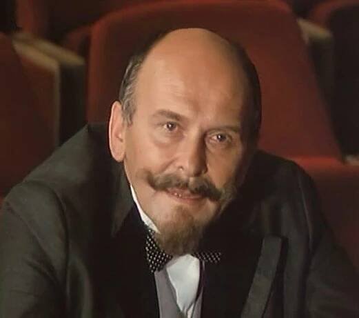 Václav Mareš v seriálu Náhrdelník (1992, režie František Filip)