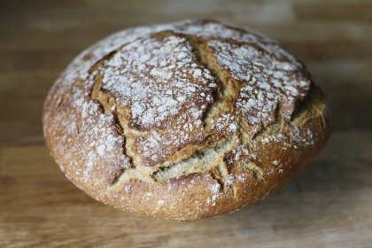 Domácí pšenično-žitný chléb se semínky - Zdravá kuchařka