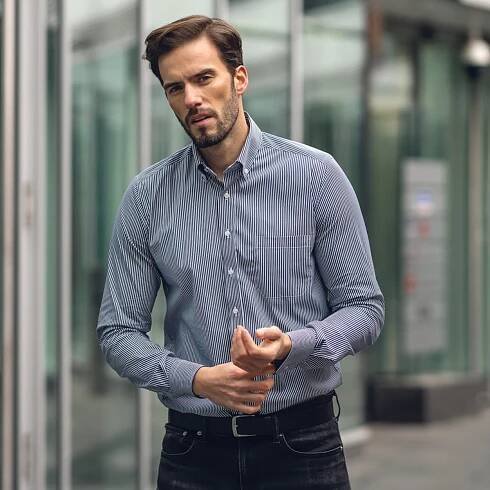 Pánská tmavě modrá slim fit košile s bílým proužkem 13072 - Willsoor