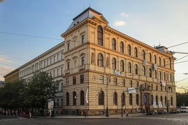 Soubor:Praha Taneční konzervatoř a VŠUP 1.jpg – Wikipedie