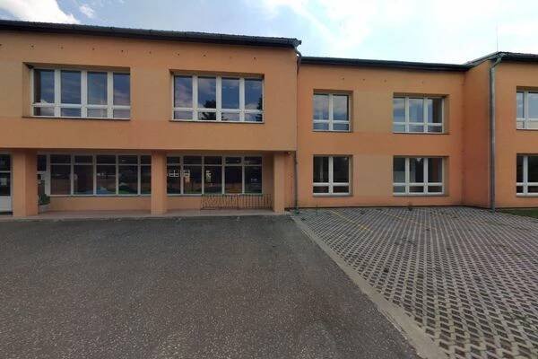 Základní škola a Mateřská škola Velký Újezd, okres Olomouc foto 2